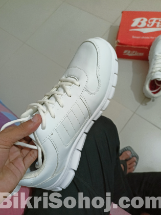 Sneakers (Bata)